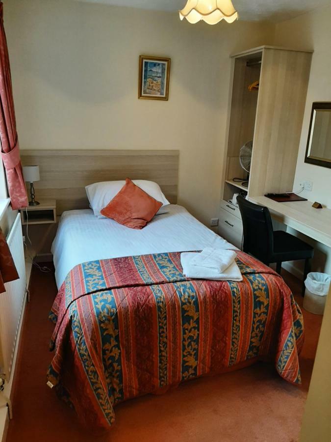 The Pilgrim'S Guest House Нюбъри Екстериор снимка